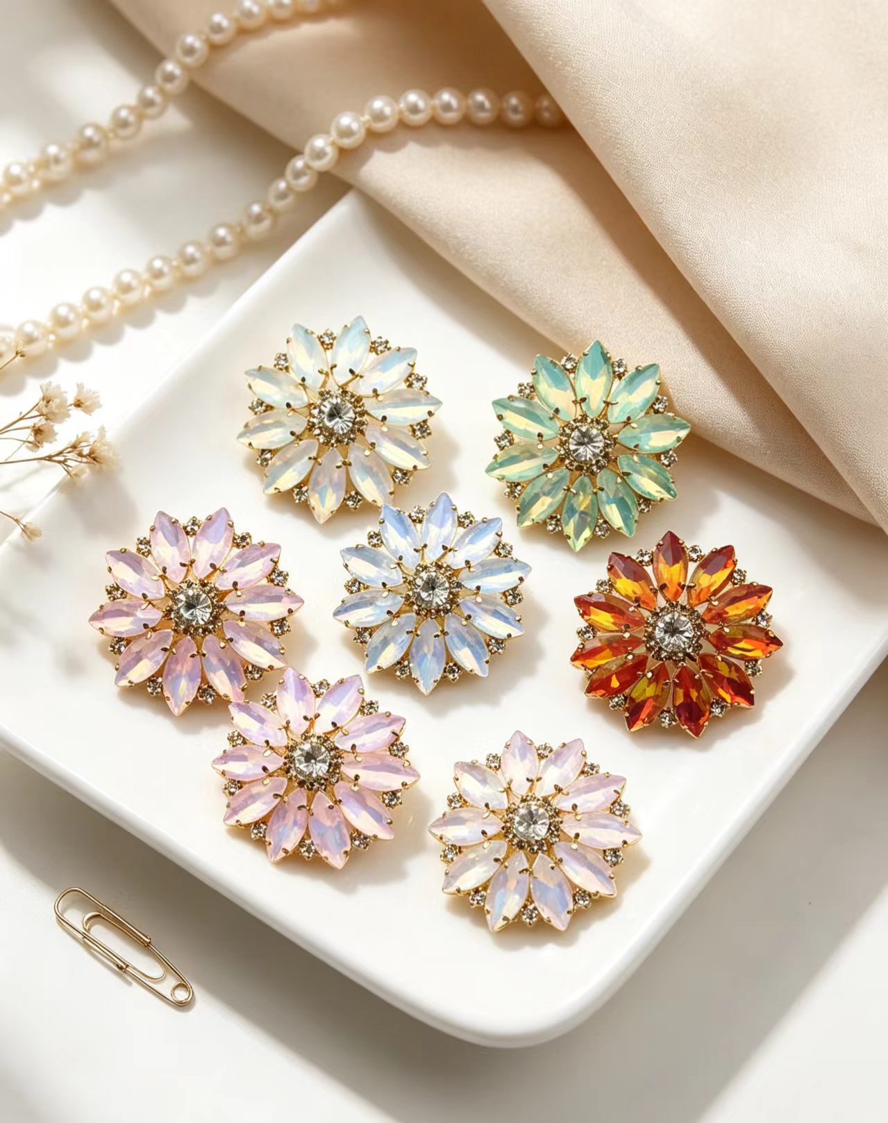 混合色の花マーキス樹脂クリスタルボタン 1パックあたり8個入 - Sew On Rhinestone のレビューと価格
